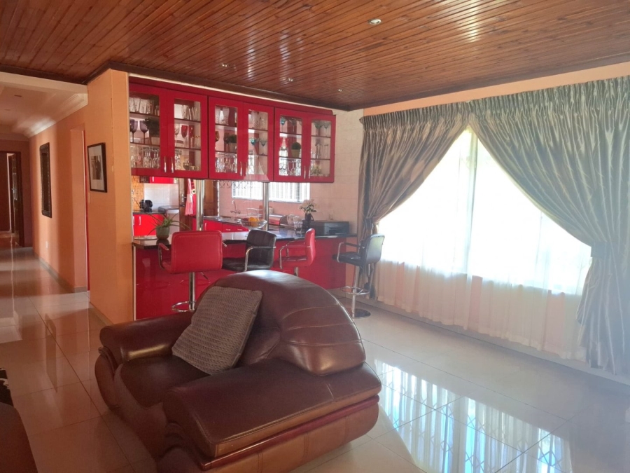5 Bedroom Property for Sale in Fichardt Park Free State